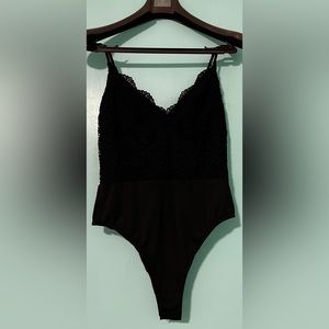 Boohoo bodysuit, size M, beautiful, new